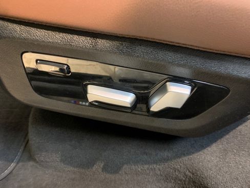 Used 2024 BMW X7 xDrive40i w/ Executive Package image 65