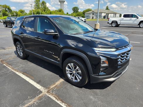 Used 2026 Chevrolet Equinox LT FWD image 9