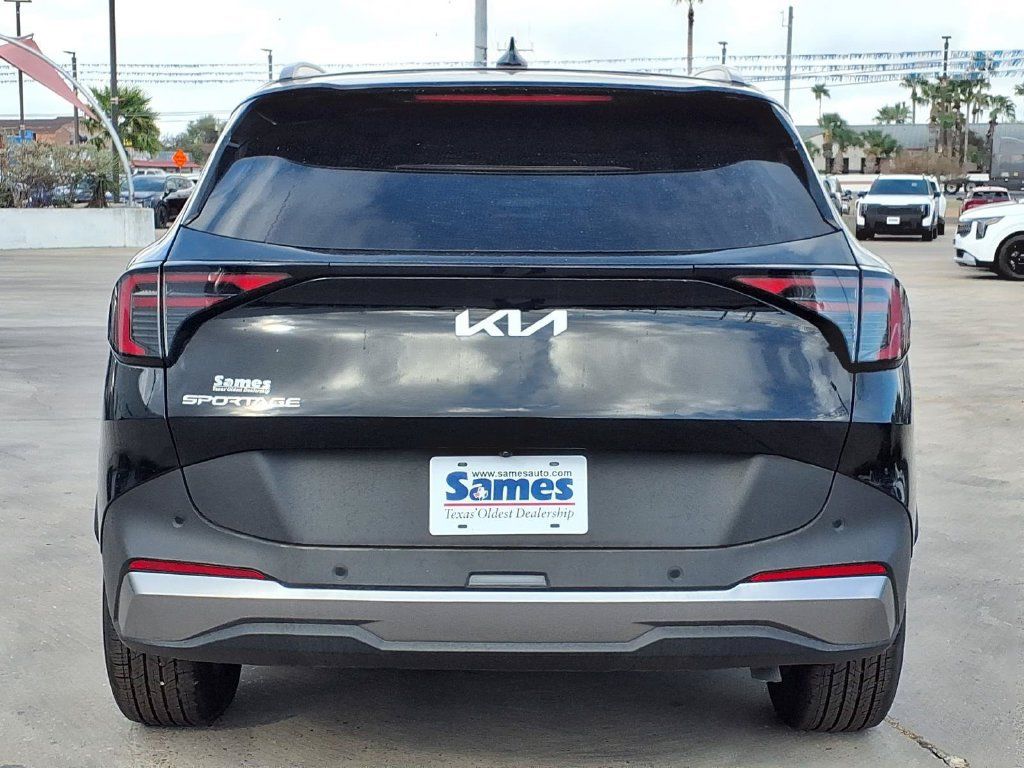 Certified 2026 Kia Sportage EX w/ EX Panorama Roof Package FWD image 7