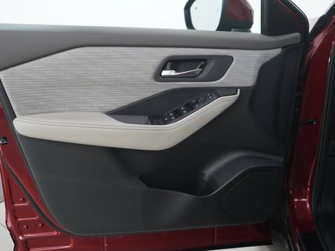 Used 2023 Nissan Rogue SV AWD/4WD image 20