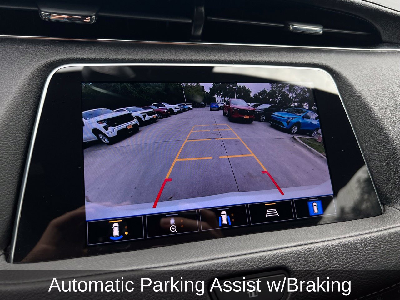 Used 2023 Cadillac XT4 Premium Luxury w/ Technology Package FWD image 20