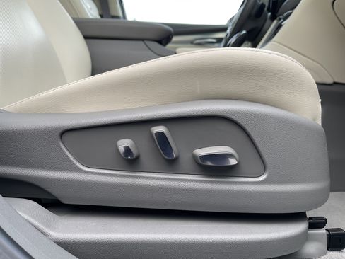 Certified 2025 Cadillac XT5 Premium Luxury image 39