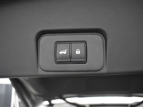 Used 2023 Nissan Rogue SL w/ SL Premium Package image 35