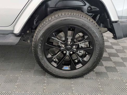 Used 2023 Jeep Wrangler Sahara w/ Cold Weather Group image 16