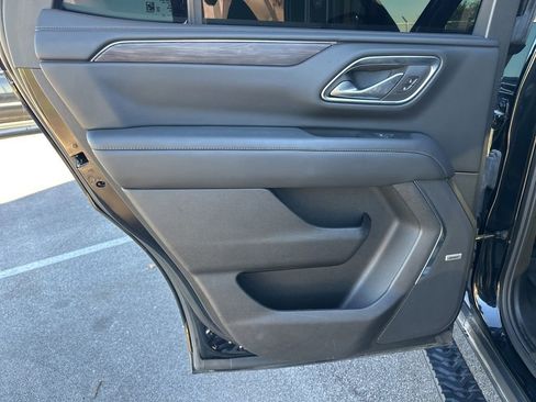 Used 2024 Chevrolet Tahoe Z71 w/ Luxury Package image 33
