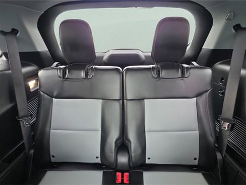 Used 2022 Ford Explorer XLT w/ Equipment Group 202A image 27