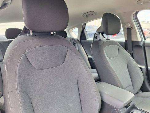 Used 2025 Kia K4 FWD image 26
