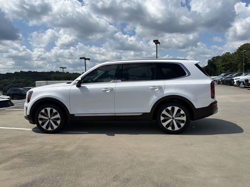 Used 2022 Kia Telluride S AWD/4WD image 2