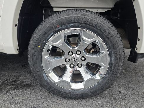 Used 2022 RAM 1500 Laramie AWD/4WD image 9