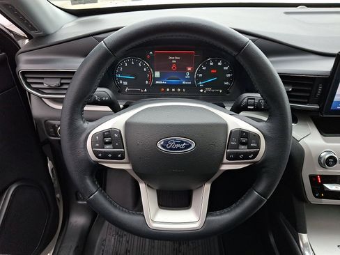 Certified 2023 Ford Explorer XLT w/ Equipment Group 202A image 23