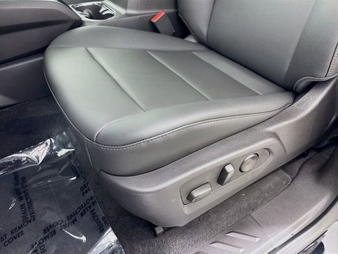 New 2025 GMC Canyon Elevation w/ Convenience Package image 18