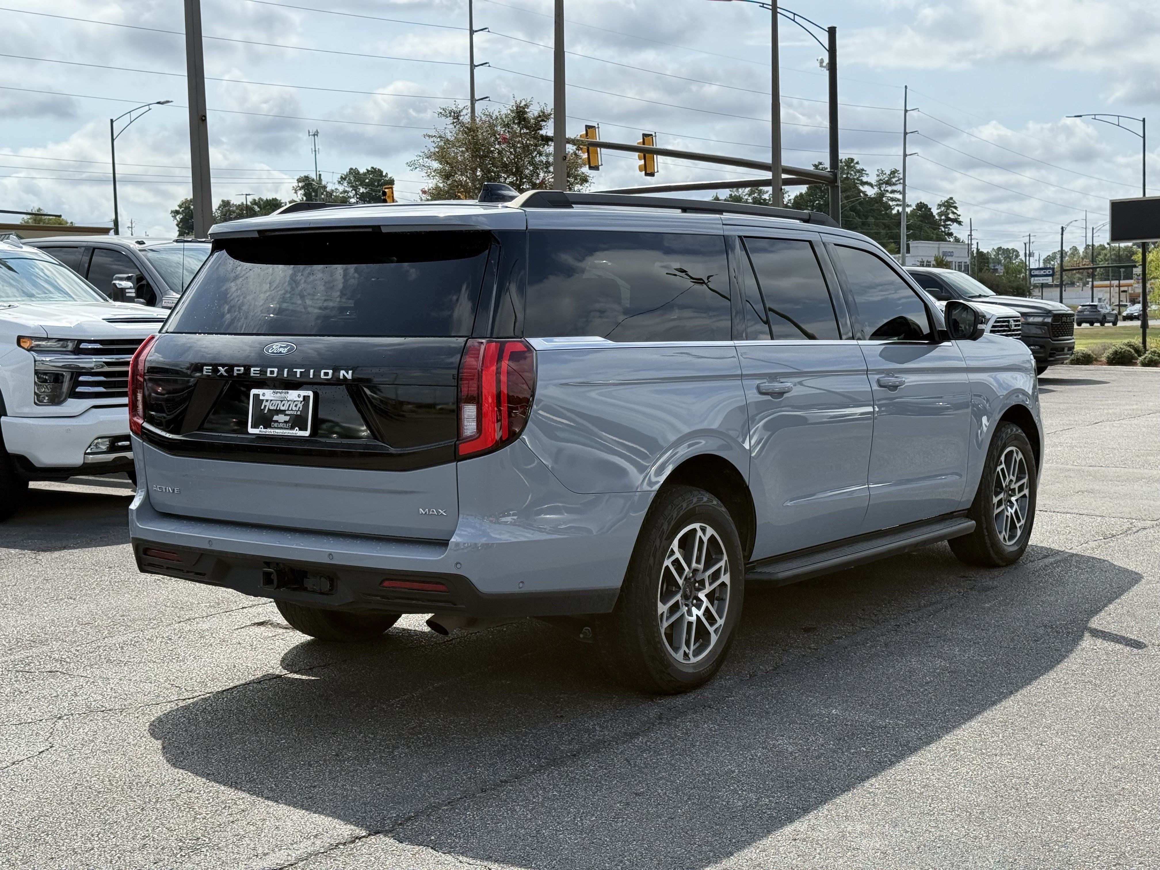 Used 2025 Ford Expedition Max Active AWD/4WD image 11