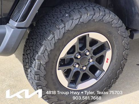 Used 2022 Jeep Wrangler Rubicon w/ Steel Bumper Group AWD/4WD image 8
