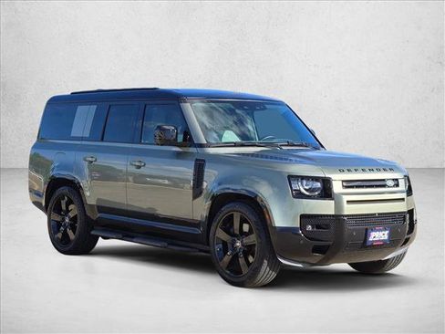 Used 2025 Land Rover Defender 130 X-Dynamic SE AWD/4WD image 3