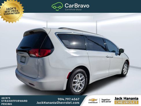 Used 2021 Chrysler Voyager Lxi FWD image 3