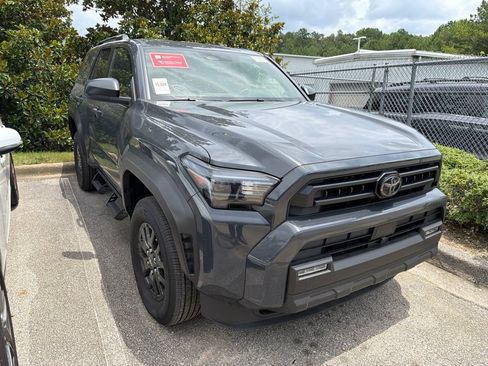 Used 2025 Toyota 4Runner SR5 AWD/4WD image 4