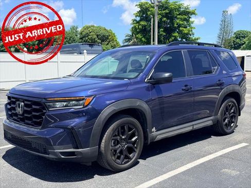 Used 2025 Honda Pilot Sport image 2