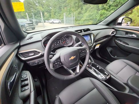 Certified 2023 Chevrolet TrailBlazer ACTIV w/ Sun and Liftgate Package image 14