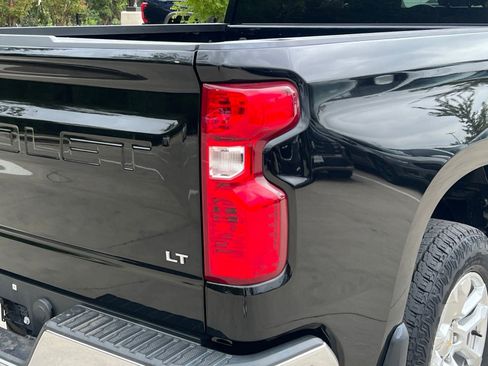 Used 2023 Chevrolet Silverado 1500 LT w/ Z71 Off-Road Package AWD/4WD image 14