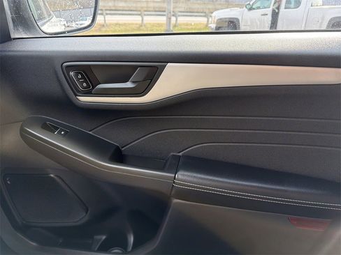 Used 2022 Ford Escape SE image 23