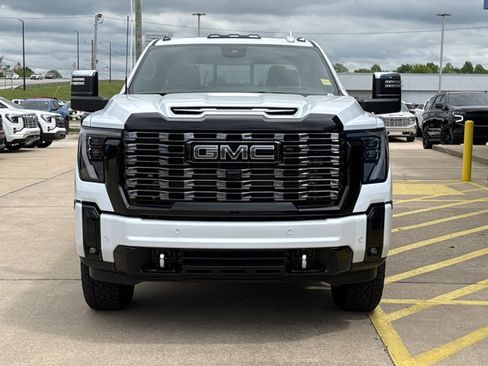 New 2026 GMC Sierra 2500 Denali Ultimate w/ LPO, Black Badging Package image 13