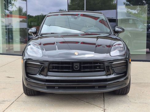 Certified 2023 Porsche Macan S AWD/4WD image 6