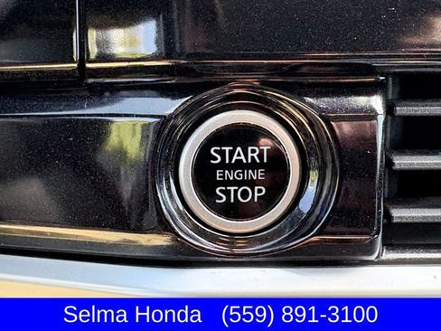 Used 2022 Nissan Pathfinder SL AWD/4WD image 18