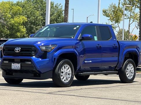Certified 2025 Toyota Tacoma SR5 AWD/4WD image 10