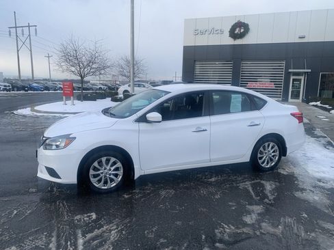 Used 2019 Nissan Sentra SV image 3