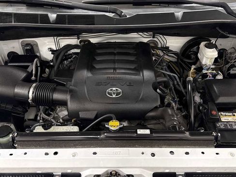 Certified 2016 Toyota Tundra SR5 image 30