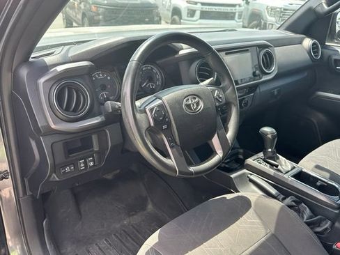 Used 2017 Toyota Tacoma TRD Sport w/ Premium & Technology Package AWD/4WD image 24