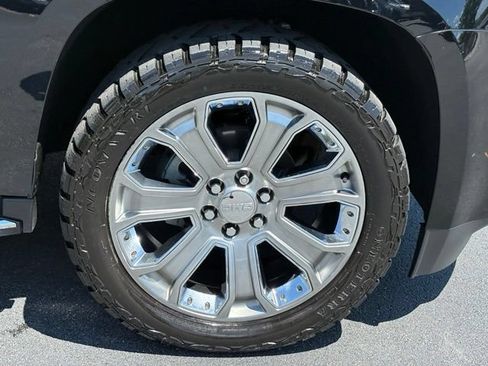 Used 2019 GMC Yukon Denali w/ Open Road Package AWD/4WD image 29