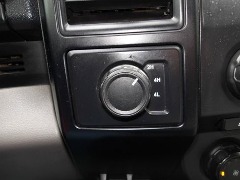 Used 2017 Ford F150 XL w/ Equipment Group 101A Mid AWD/4WD image 19