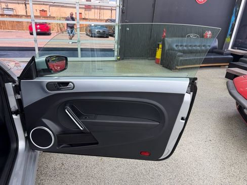 Used 2016 Volkswagen Beetle 1.8T S FWD image 21