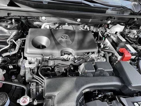 Used 2025 Toyota RAV4 XLE AWD/4WD image 21