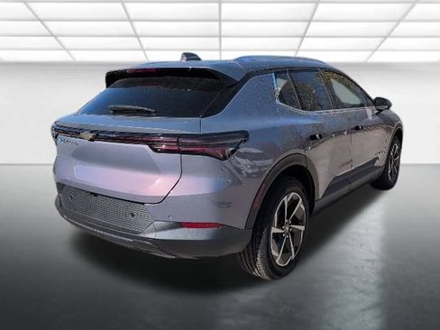 New 2026 Chevrolet Equinox EV LT image 31