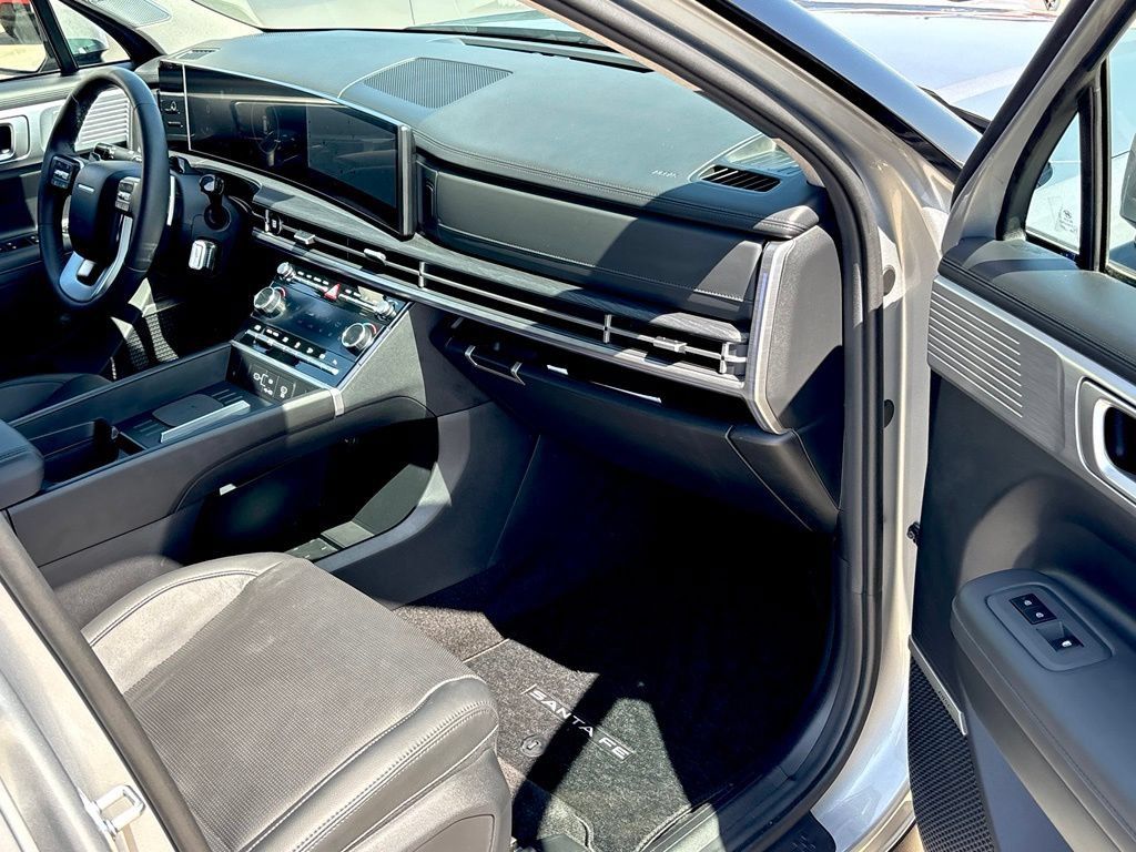 Used 2026 Hyundai Santa Fe Limited AWD/4WD image 27