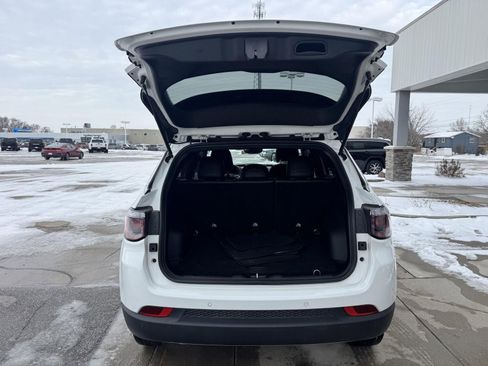 Used 2024 Jeep Compass Limited image 6