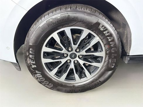 Used 2025 Ford Expedition Max Platinum AWD/4WD image 34