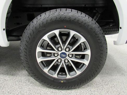 Used 2020 Ford F150 XLT w/ Equipment Group 302A Luxury AWD/4WD image 11