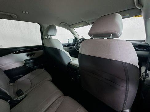 Used 2023 Honda Pilot LX image 27