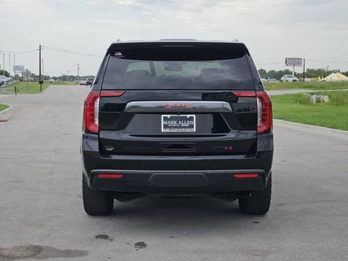Used 2024 GMC Yukon AT4 w/ Technology Package AWD/4WD image 6