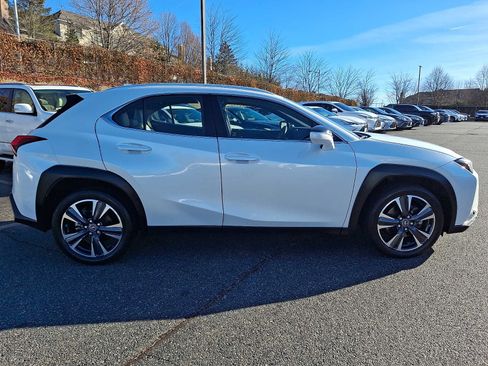 Used 2022 Lexus UX 200 image 4
