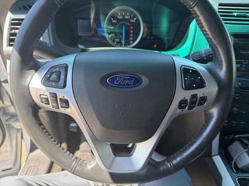 Used 2013 Ford Explorer XLT FWD image 11