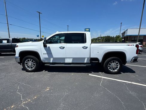 Used 2025 Chevrolet Silverado 2500 LTZ w/ LTZ Premium Package AWD/4WD image 9
