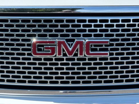 Used 2017 GMC Yukon Denali w/ Open Road Package AWD/4WD image 44