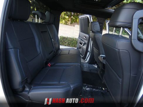 Used 2024 Toyota Tundra Platinum AWD/4WD image 40