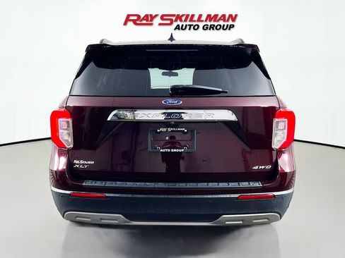 Used 2022 Ford Explorer XLT w/ Equipment Group 202A AWD/4WD image 6