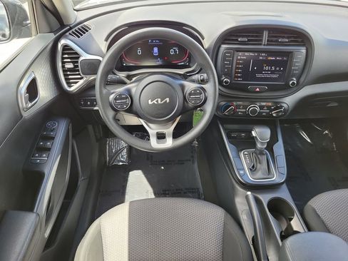 Used 2024 Kia Soul LX w/ Option Group 015 FWD image 11
