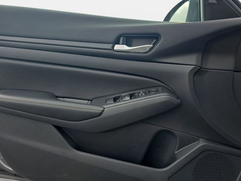 Used 2025 Nissan Altima 2.5 SV image 26